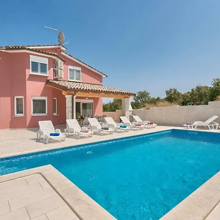 Nikol Дом отдыха Пула