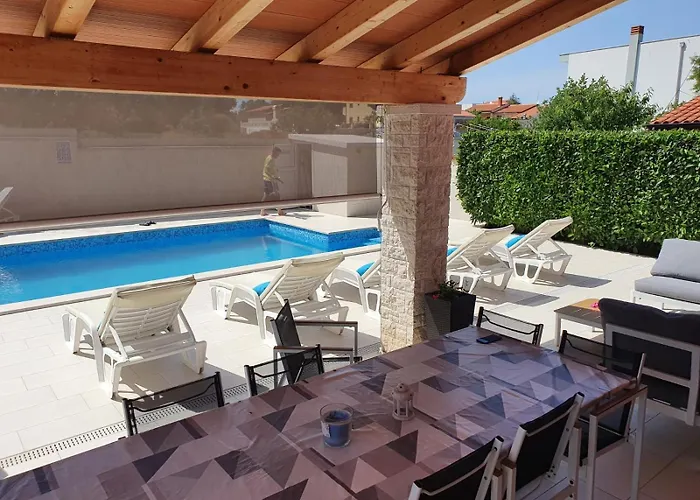 Holiday Nikol * Pula