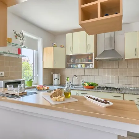 Nikol Semesterbostad *