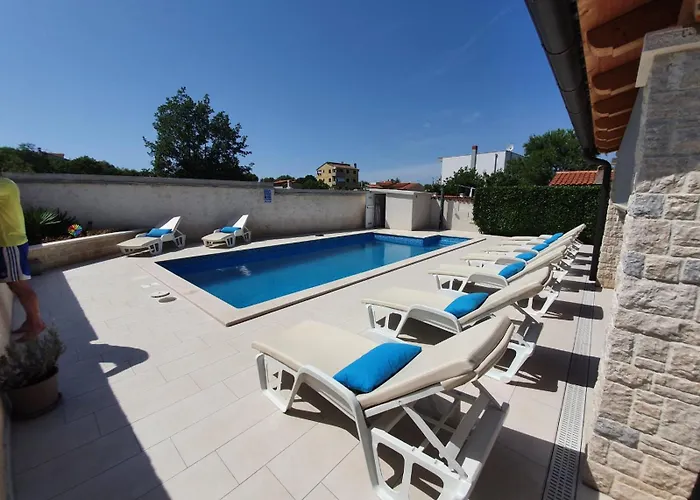 Holiday Nikol Pula