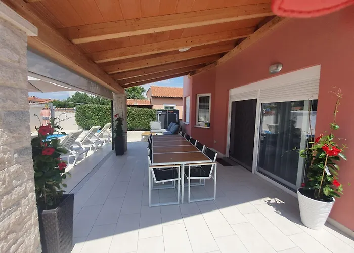 Ferienhaus Holiday Nikol Pula