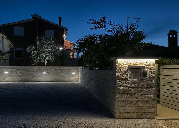 Ferienhaus Holiday Nikol Pula