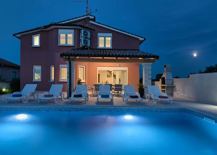 Holiday Nikol * Pula