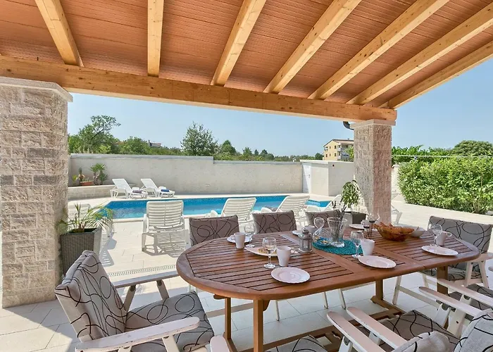 Holiday home Holiday Nikol Pula